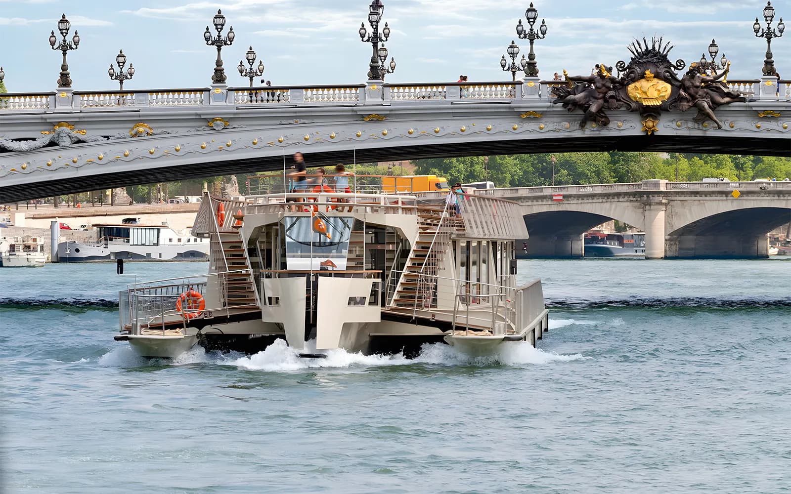 Seine River 1-Hour Sightseeing Cruise from the Eiffel Tower - image 7