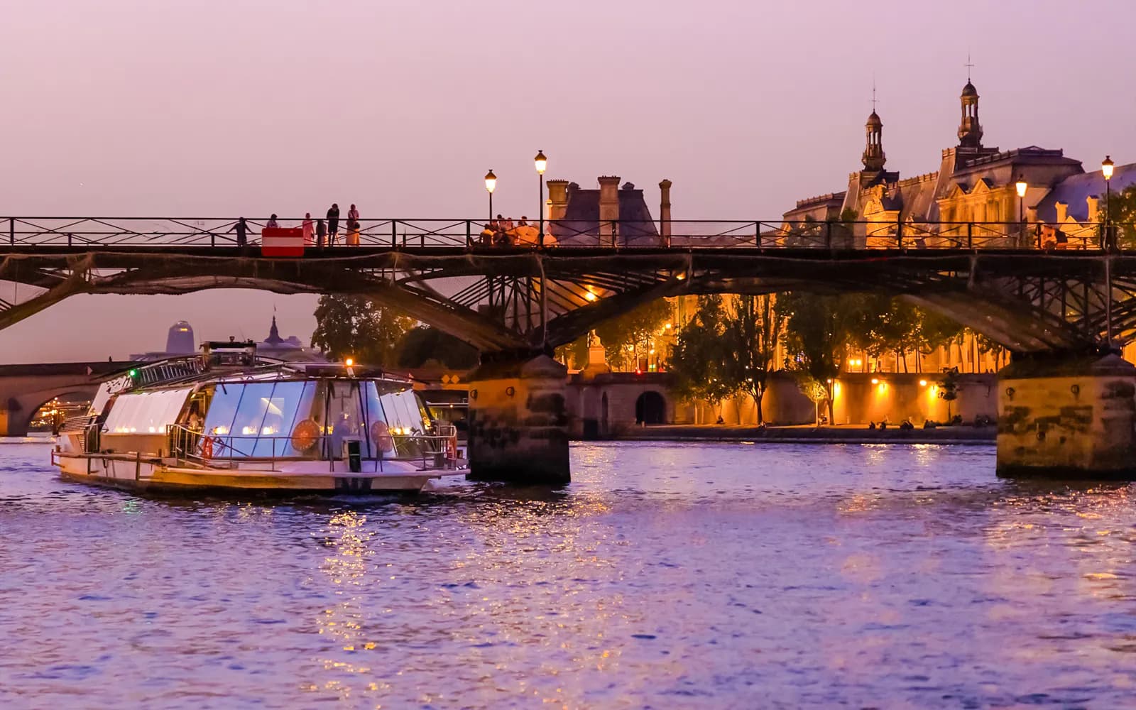 1-Hour Paris Illuminated Evening Sightseeing Cruise - image 6