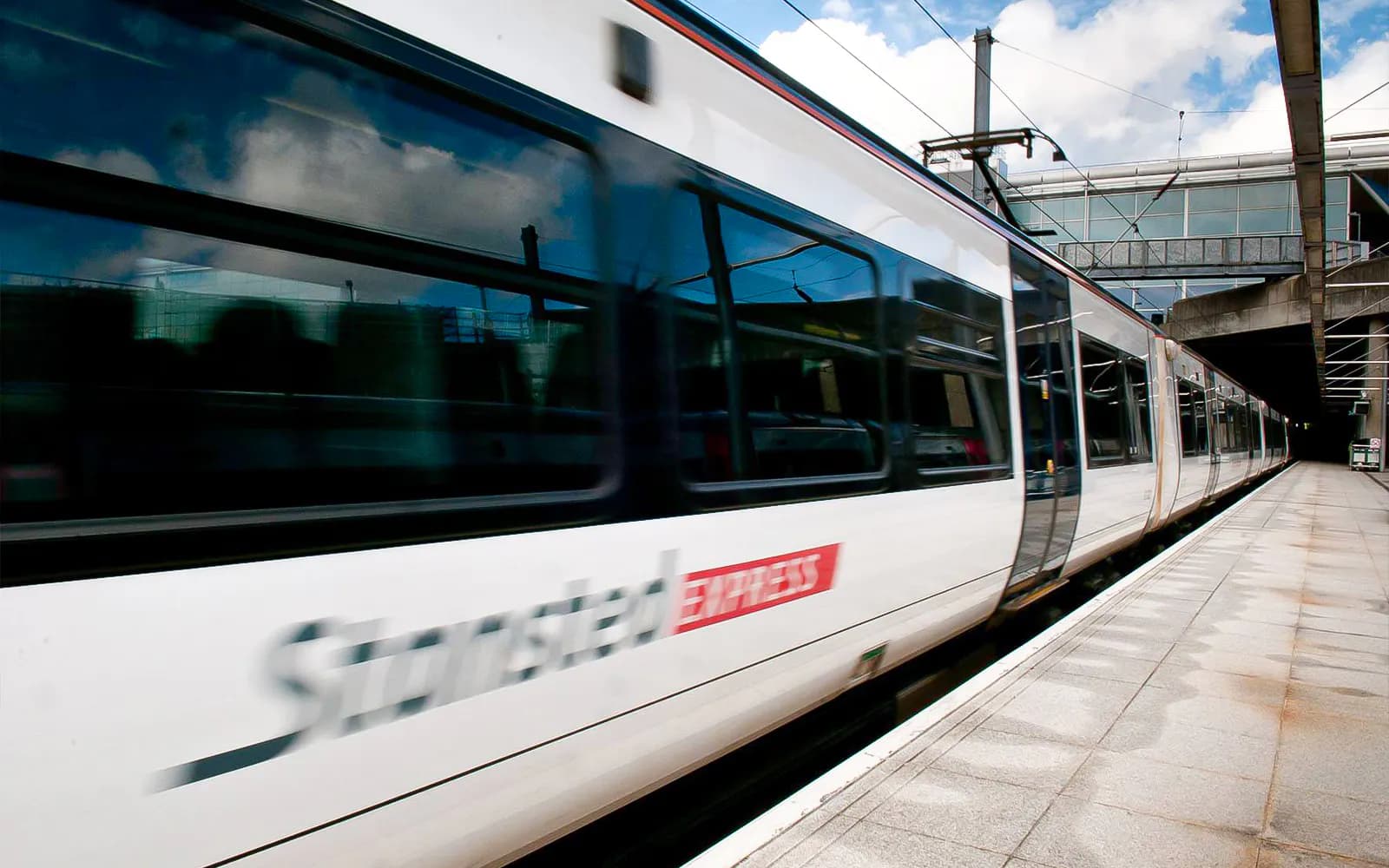 Train Transfer: Stansted Airport to/from London by Stansted Express - image 7