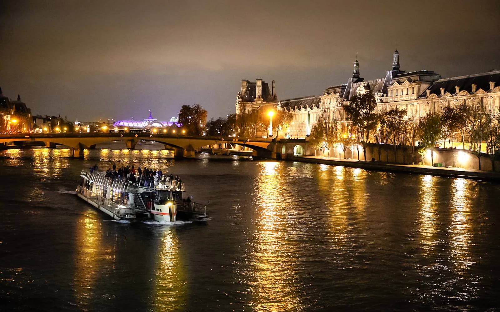 1-Hour Paris Illuminated Evening Sightseeing Cruise - image 4