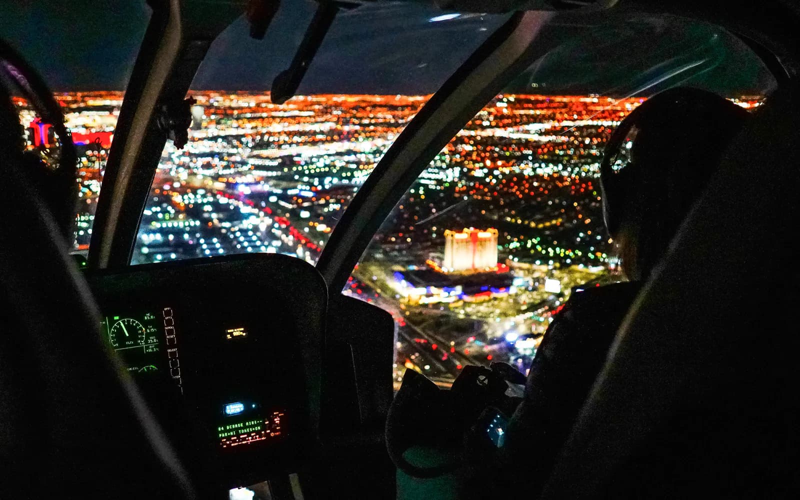 12-min Las Vegas Strip Highlights Night Helicopter Tour - image 2