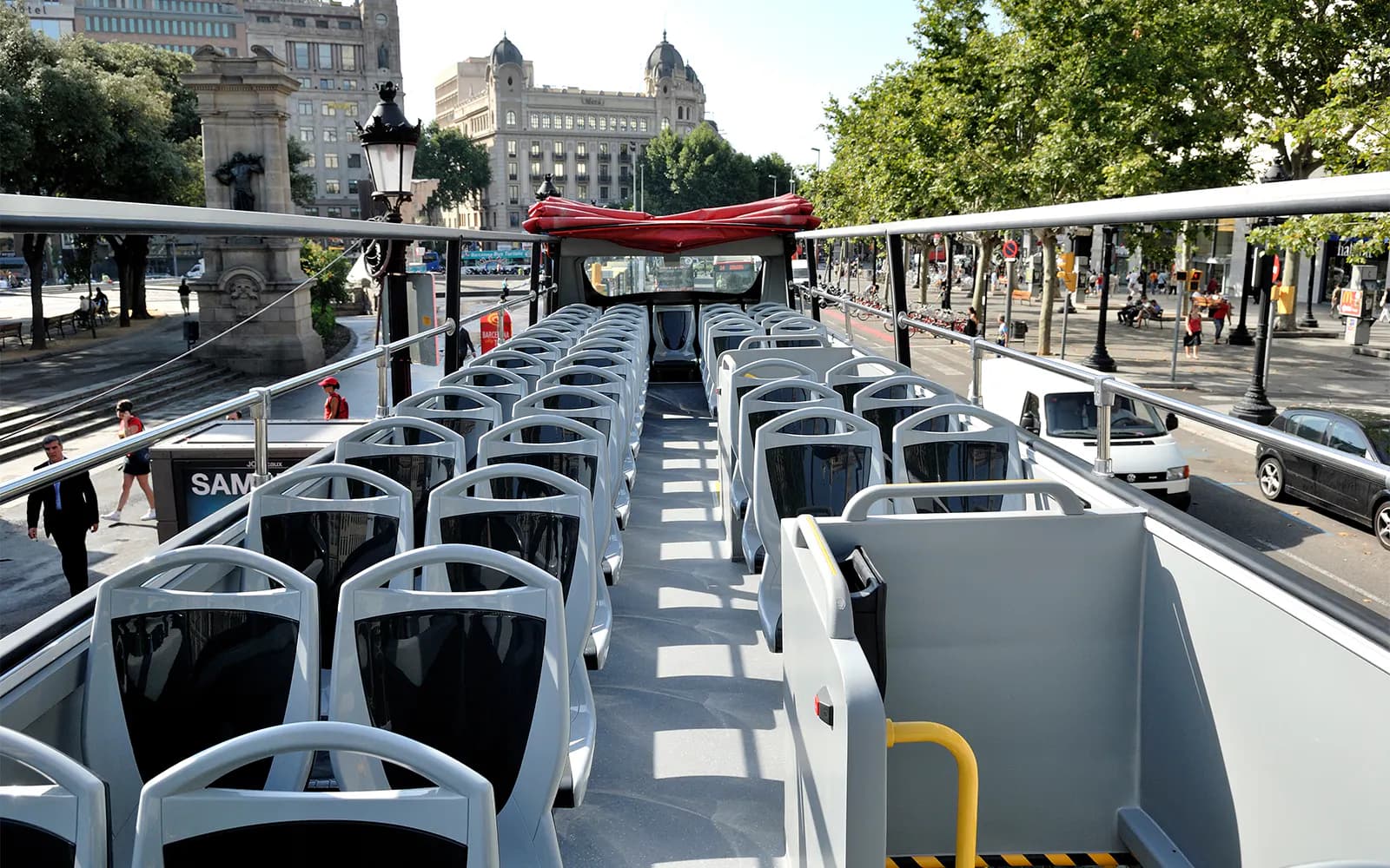 Barcelona City Tour: Hop-on Hop-off Bus Tour - image 3