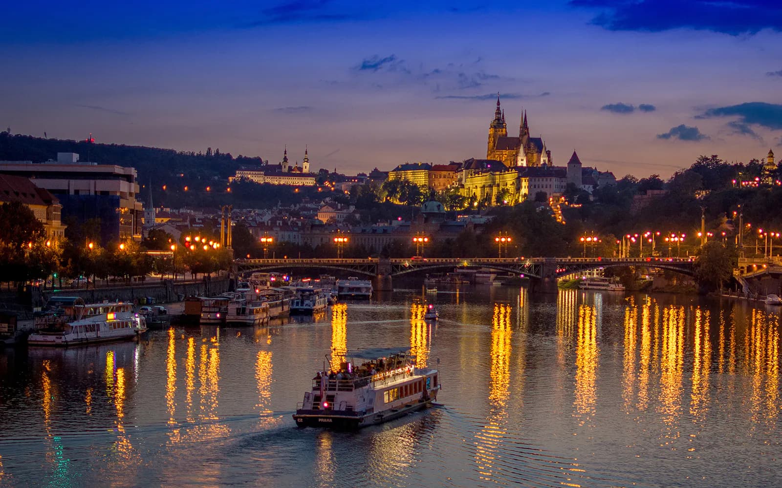 Prague Vltava River Evening Sightseeing Cruise - image 7